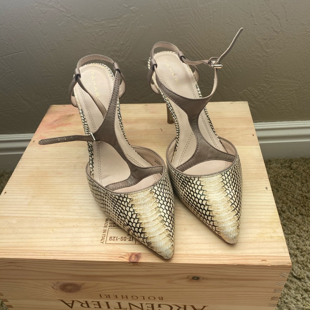 Tahari kitten heels